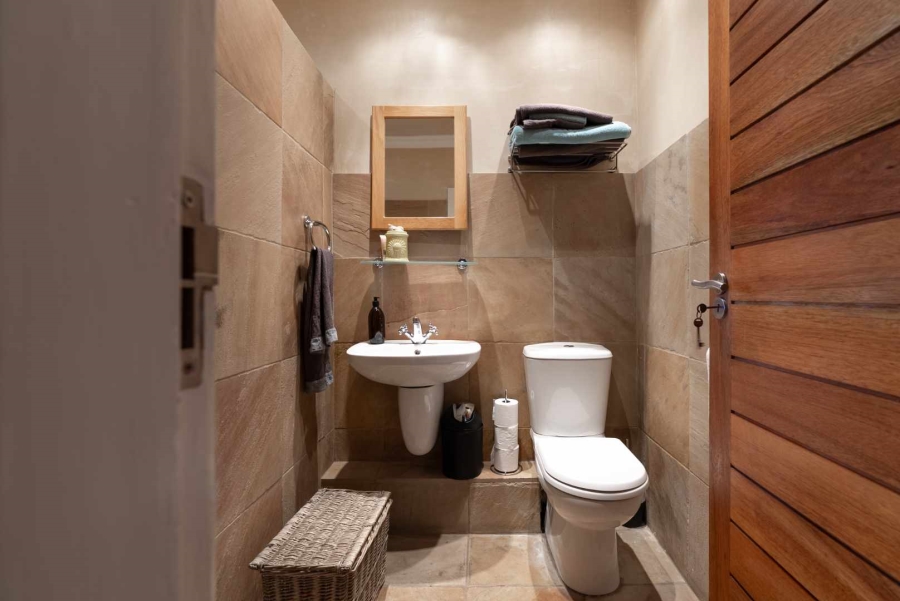 4 Bedroom Property for Sale in Oranjezicht Western Cape